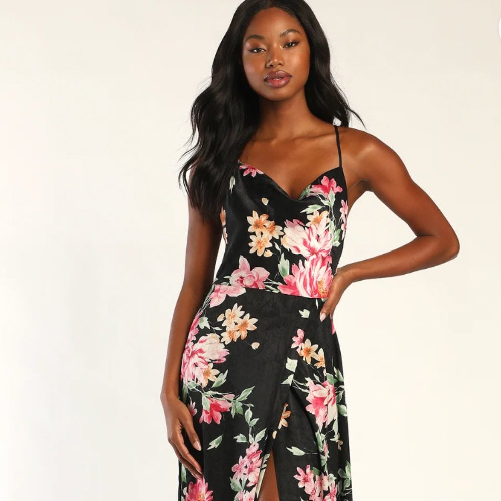 LuLu's - Love of Romance - Black Floral Print Satin - Small